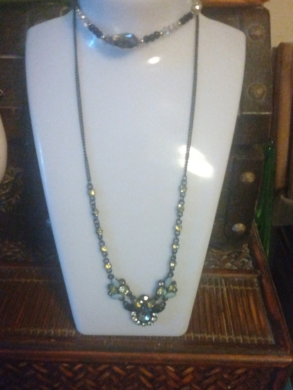 Beaded Pendant Necklace Set in Black & Gold